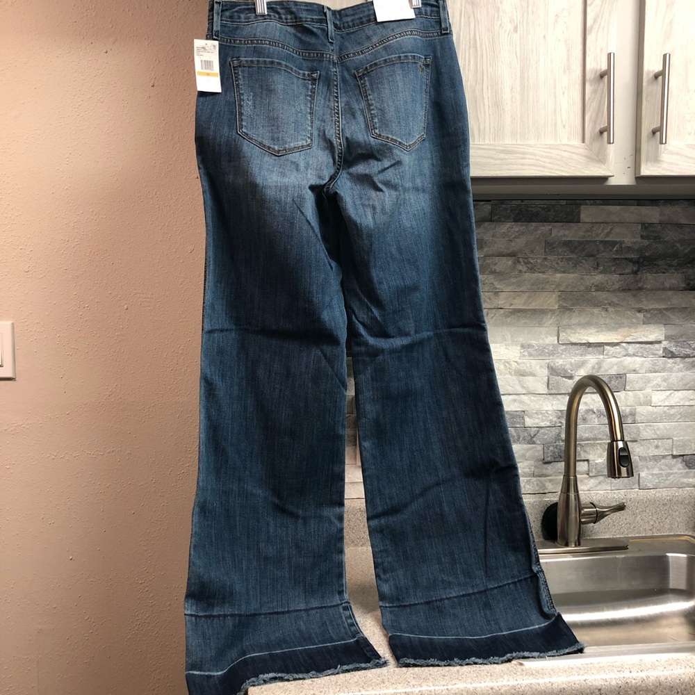Jessica Simpson jeans - Picture 2 of 12